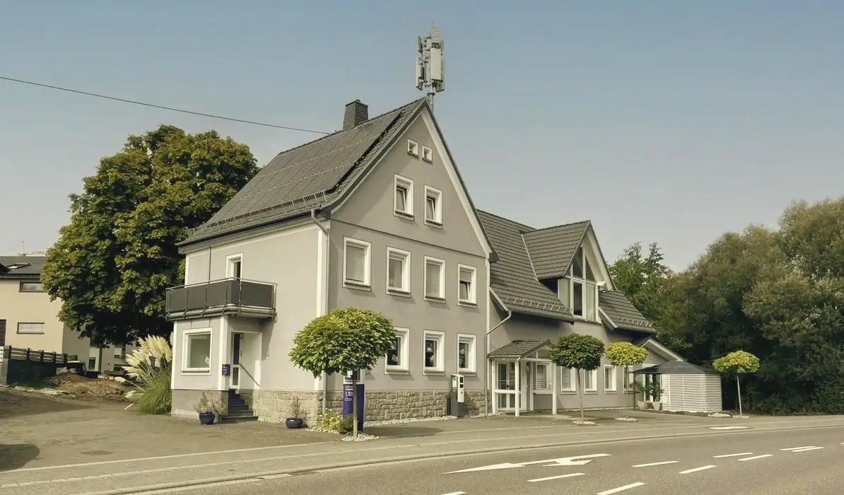 Das Bürohaus Allmannshausen 13 in Montabaur, von der Straße aus gesehen